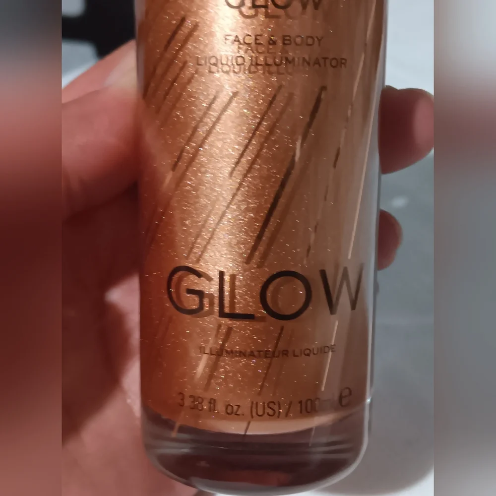 Revolution Glow: Molten Body Glow - Face & Body Liquid Illuminator -